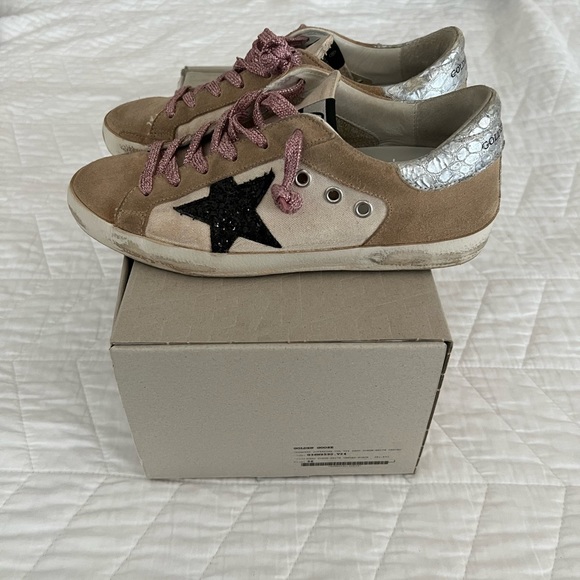 (SOLD) Golden Goose Sneakers - Picture 6 of 16